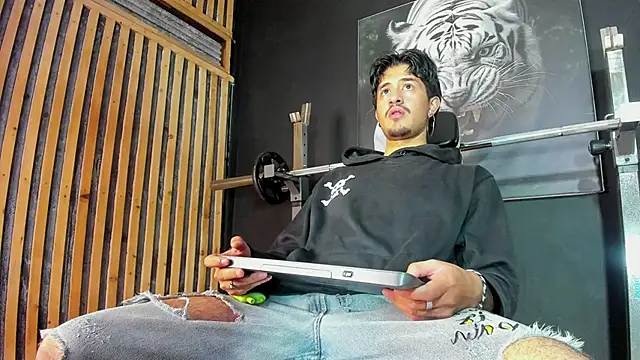 DimitriDeluxe online show from November 2025 08:13:02 PM