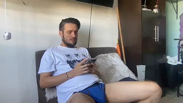 Alexitho25 online show from October 2025 07:51:01 PM