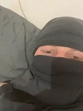 Snapshot of andre1z1nh0 chatting on February 2026 11:06:01 PM andre1z1nh0 online show from February 2026 11:06:01 PM