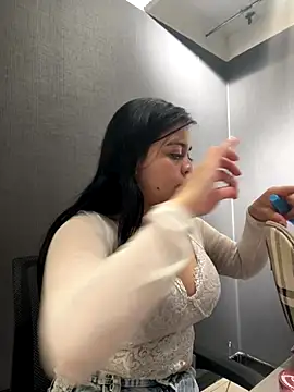 Emily Rivers  online show from November 2025 01:11:01 PM