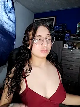 Snapshot of Mia___15 chatting on October 2025 09:04:01 PM Mia   15 online show from October 2025 09:04:01 PM