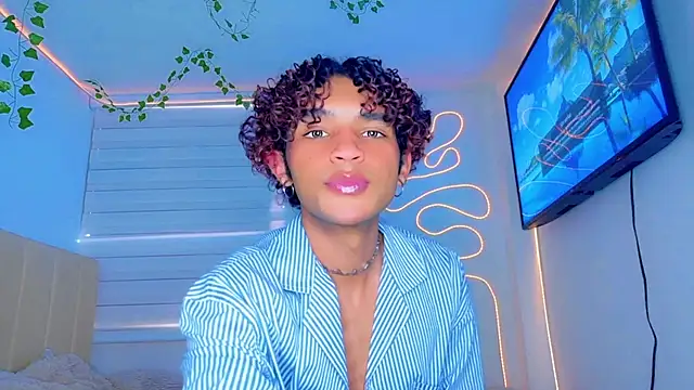 Aaron Wiinter online show from October 2025 08:38:01 PM