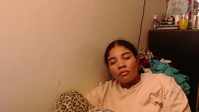 Snapshot of madelene chatting on May 2026 02:07:02 AM madelene online show from May 2026 02:07:02 AM