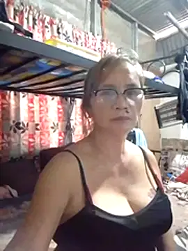 Snapshot of SexyHottMom chatting on July 2026 02:42:02 AM SexyHottMom online show from July 2026 02:42:02 AM