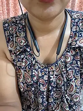 Snapshot of Queen_Nora chatting on June 2026 11:58:01 AM Queen Nora online show from June 2026 11:58:01 AM