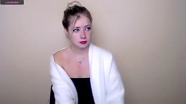 AliceHotty  online show from September 2025 07:43:01 AM