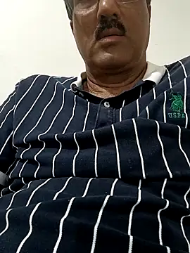 moonflower25 online show from November 2025 04:40:02 PM