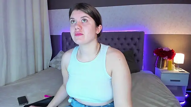 NikkiBustt online show from November 2025 06:34:02 AM