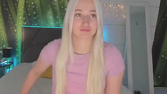 HollyTailors online show from March 2026 06:36:02 AM