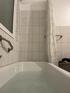 Emilia Mausi online show from April 2026 07:29:01 PM