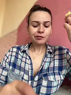 iSelena online show from March 2026 09:58:02 AM