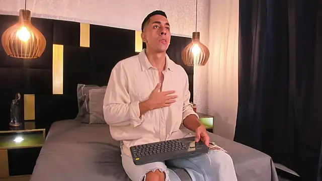 Lucio  Fox online show from March 2026 12:05:02 PM