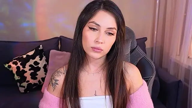 CarolineGuthrie online show from March 2026 02:13:01 PM