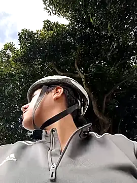 CAROLINE  07 online show from April 2026 01:25:02 PM