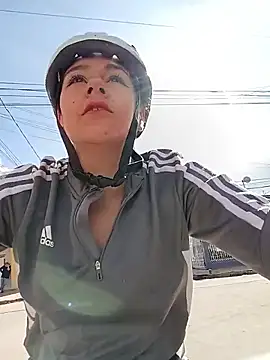 CAROLINE  07 online show from April 2026 01:56:02 PM