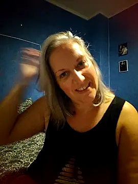 Feelineducentre online show from September 2025 08:10:01 PM