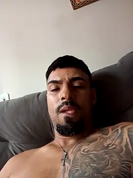 nnyzinho17 online show from December 2025 05:53:01 PM