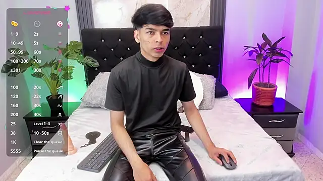 OnlyJos online show from October 2025 01:45:01 PM