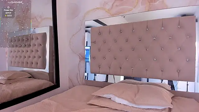 Luna Tylor online show from March 2026 03:58:02 AM