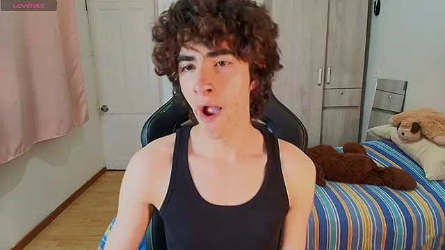 Nude Boy18 online show from November 2025 12:47:01 AM