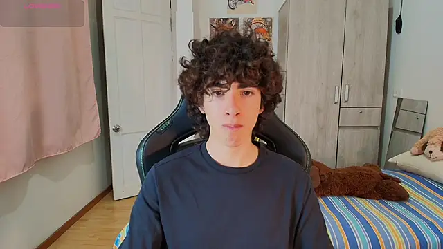 Nude Boy18 online show from December 2025 01:11:02 AM