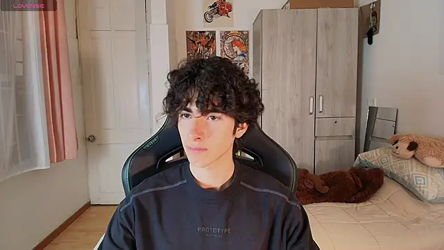 Nude Boy18 online show from March 2026 11:05:02 PM