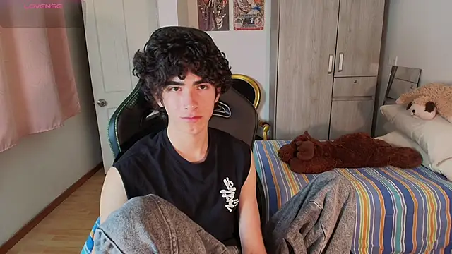 Nude Boy18 online show from April 2026 11:27:02 PM