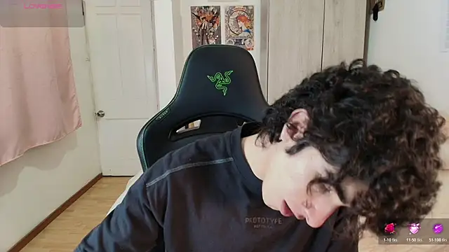 Nude Boy18 online show from April 2026 11:30:02 PM