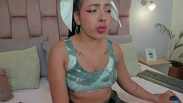 momo ayasse online show from November 2025 02:36:01 AM