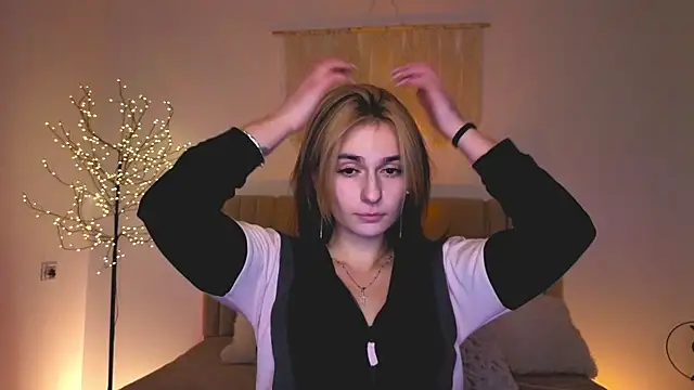 Little mia   online show from March 2026 10:26:02 PM