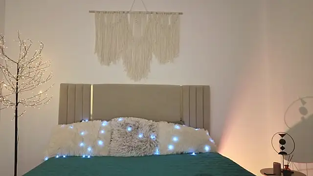 Little mia   online show from April 2026 10:18:01 PM