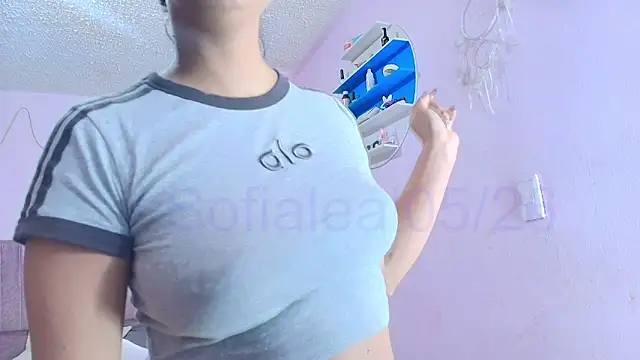 Snapshot of MiSofialeal chatting on May 2026 06:27:02 PM MiSofialeal online show from May 2026 06:27:02 PM