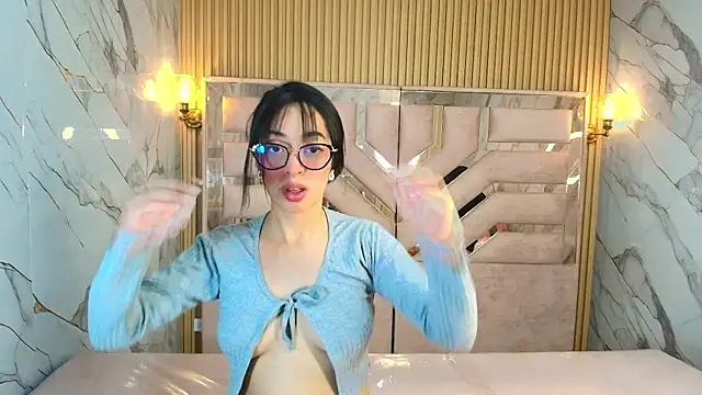 zoe r  online show from October 2025 03:04:01 AM