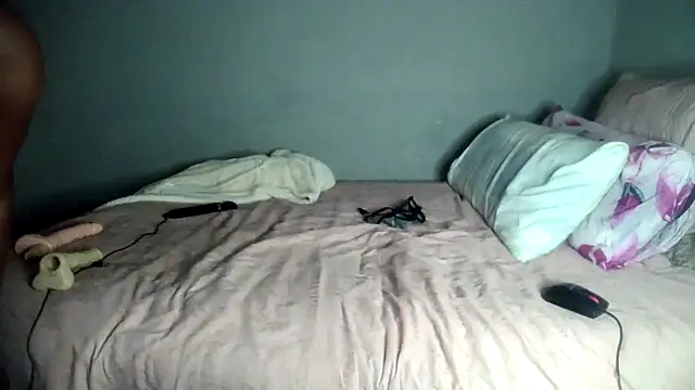 blueyXxX online show from April 2026 04:32:01 PM