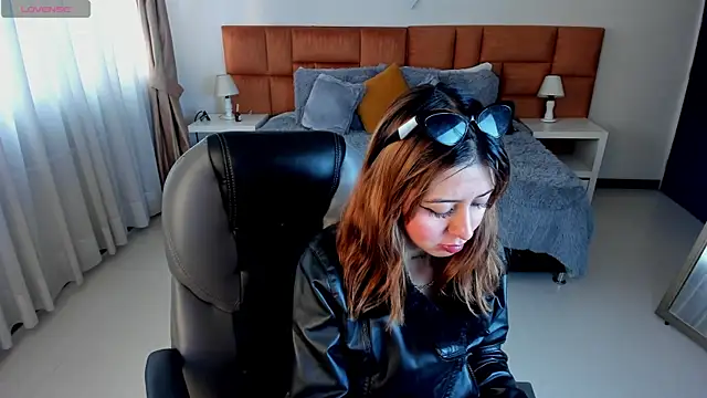 Catti Brie online show from October 2025 11:42:01 AM