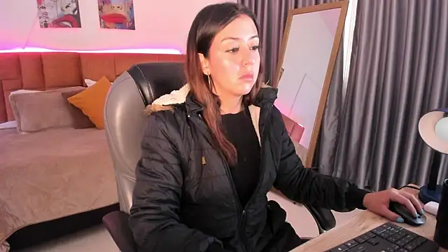 Catti Brie online show from June 2026 11:35:02 AM