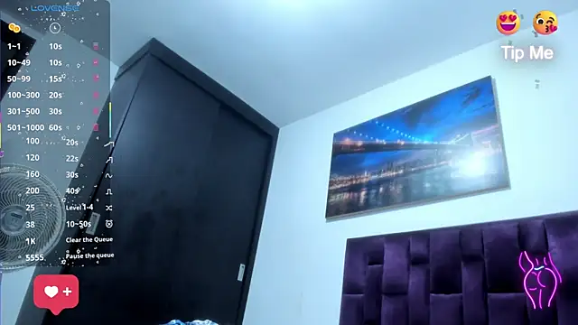 Alicia Whitee online show from October 2025 10:15:02 AM