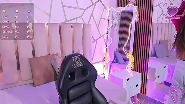 CYRUS TAY online show from April 2026 12:17:02 PM