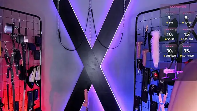Snapshot of VictoryaLiah_BDSM chatting on June 2026 10:50:02 AM VictoryaLiah BDSM online show from June 2026 10:50:02 AM