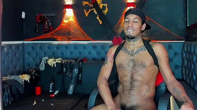 Snapshot of DIEGO_WICKED chatting on October 2025 12:11:01 PM DIEGO WICKED online show from October 2025 12:11:01 PM