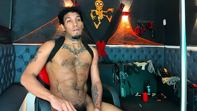 Snapshot of DIEGO_WICKED chatting on October 2025 05:15:02 PM DIEGO WICKED online show from October 2025 05:15:02 PM