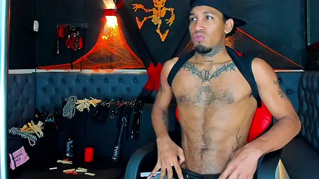 Snapshot of DIEGO_WICKED chatting on October 2025 12:29:01 PM DIEGO WICKED online show from October 2025 12:29:01 PM