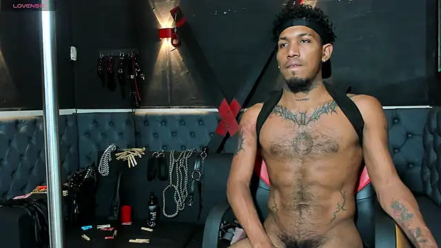 Snapshot of DIEGO_WICKED chatting on November 2025 12:18:01 PM DIEGO WICKED online show from November 2025 12:18:01 PM