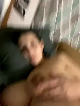 Snapshot of madsdeluxe chatting on October 2025 12:27:01 AM madsdeluxe online show from October 2025 12:27:01 AM