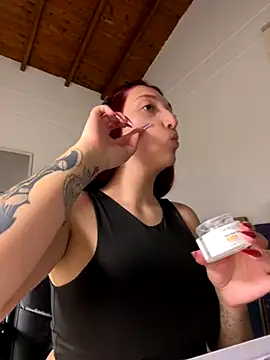 Paulina-Wells online show from October 2025 08:54:02 PM