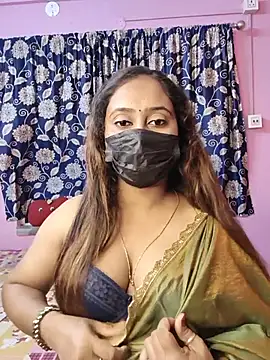 Snapshot of Cute-lusi chatting on June 2026 07:18:01 PM Cute-lusi online show from June 2026 07:18:01 PM