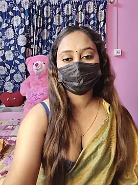 Snapshot of Cute-lusi chatting on June 2026 06:52:01 PM Cute-lusi online show from June 2026 06:52:01 PM