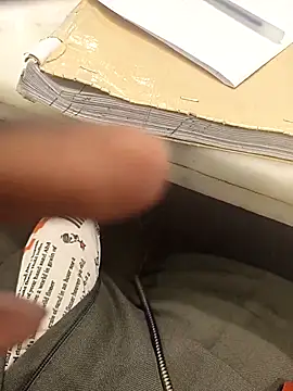 hotboy43339 online show from January 2026 03:43:01 AM