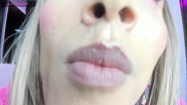 Snapshot of shantala_nastasiia chatting on April 2026 12:30:02 AM shantala nastasiia online show from April 2026 12:30:02 AM