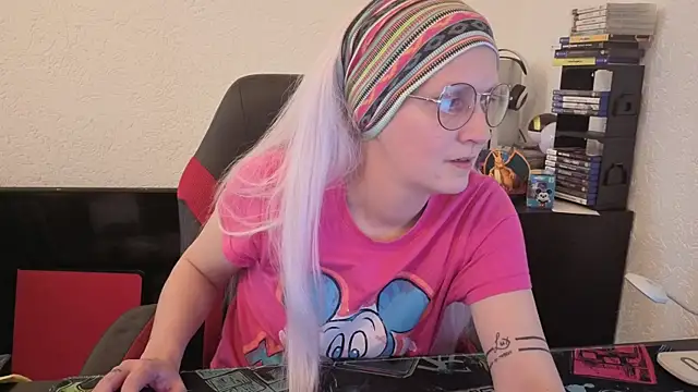 lisa yummi online show from March 2026 01:26:01 PM